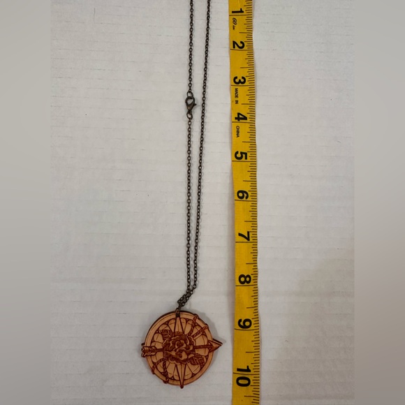 Wooden Rose Compass Pendant Necklace Hand Cut Wood Made in USA NWT - Picture 10 of 12